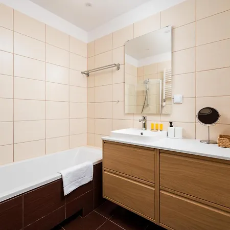 Metro Stoklosy 2-bedroom By Bookinghost Apartment Warsaw