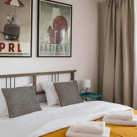 Metro Stoklosy 2-bedroom By Bookinghost *