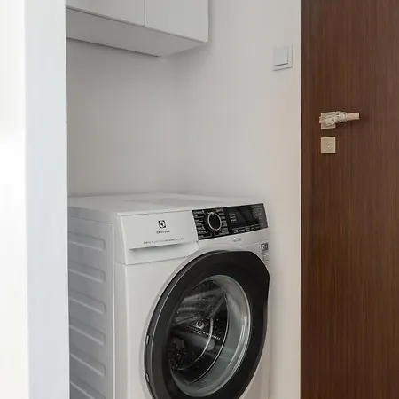 Metro Stoklosy 2-bedroom By Bookinghost *