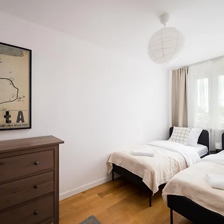 Daire Metro Stoklosy 2-bedroom By Bookinghost *