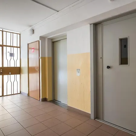 Metro Stoklosy 2-bedroom *