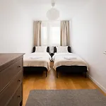 Metro Stoklosy 2-bedroom By Bookinghost Apartmán